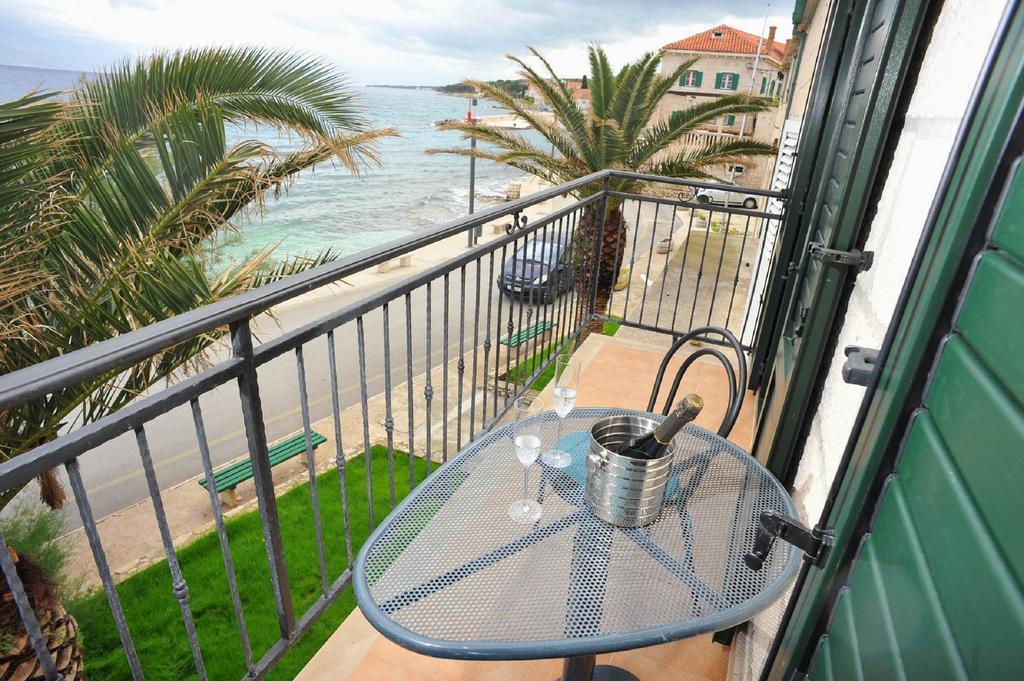 Holiday Home Lucica Sutivan Ngoại thất bức ảnh