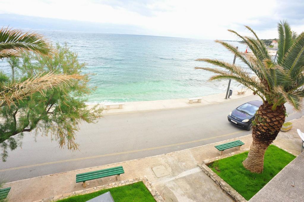 Holiday Home Lucica Sutivan Ngoại thất bức ảnh
