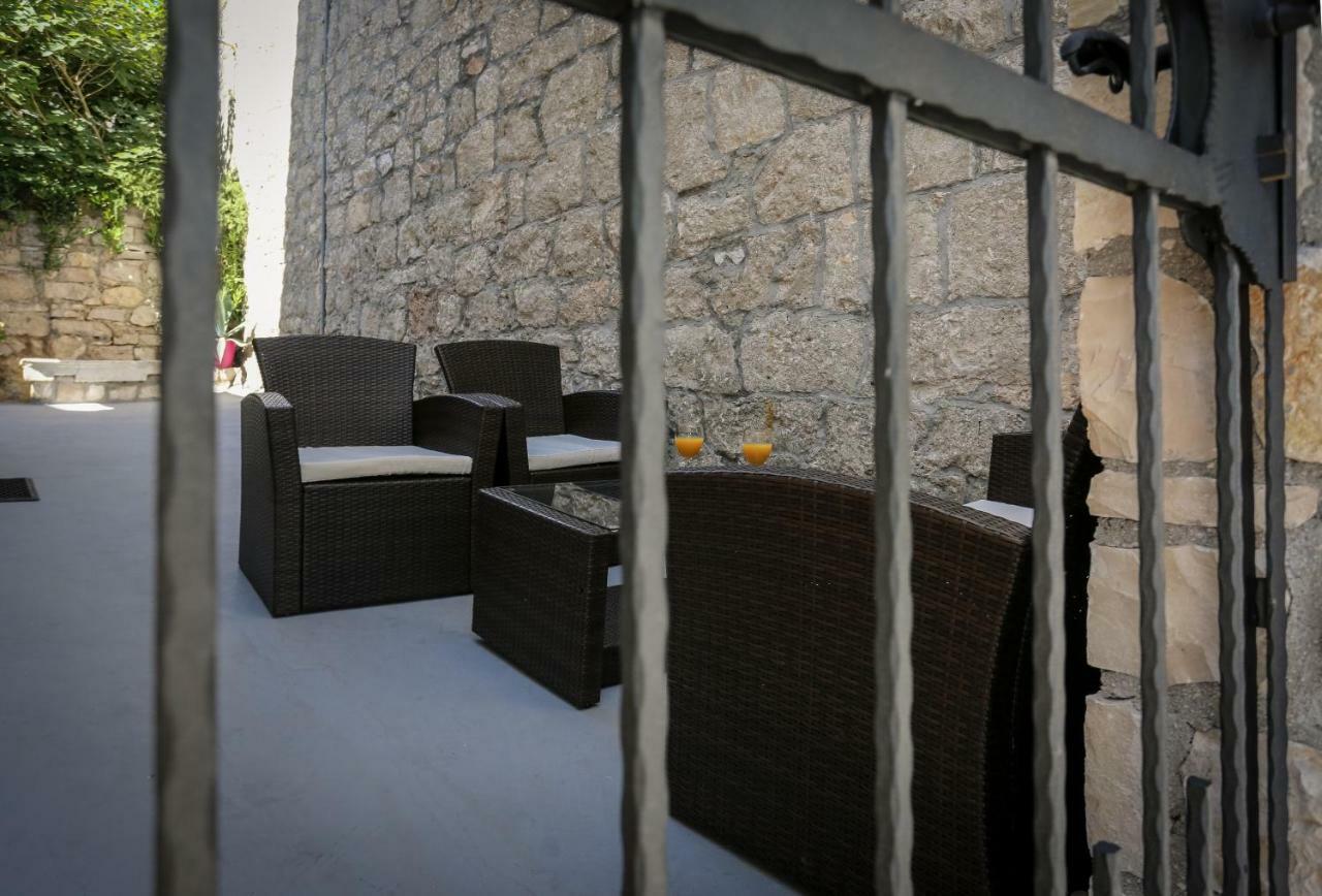 Holiday Home Lucica Sutivan Ngoại thất bức ảnh