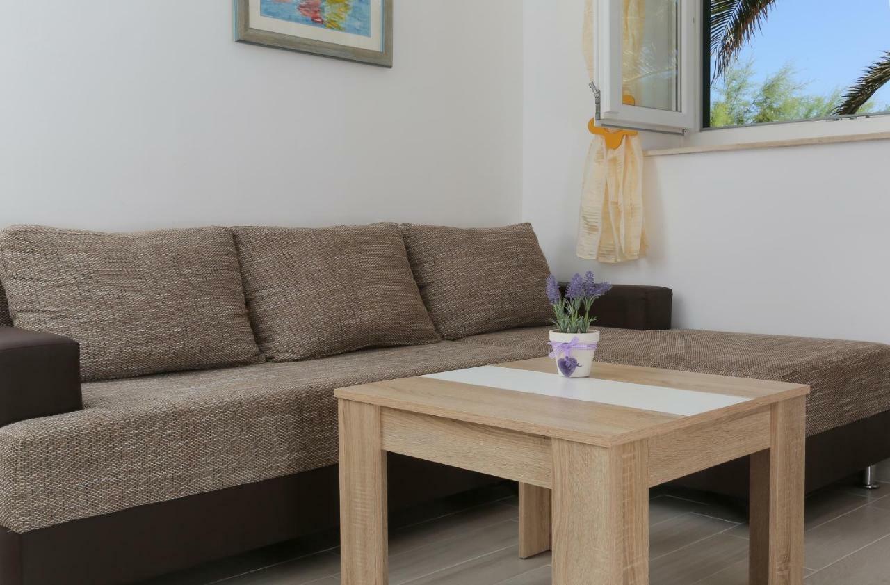 Holiday Home Lucica Sutivan Ngoại thất bức ảnh