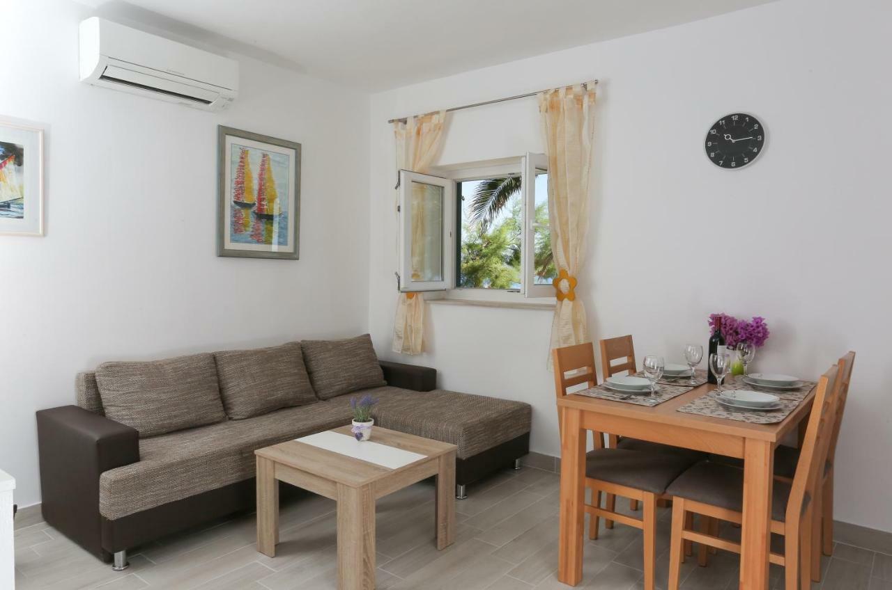 Holiday Home Lucica Sutivan Ngoại thất bức ảnh