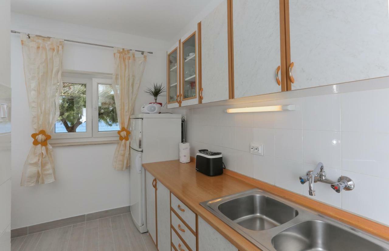 Holiday Home Lucica Sutivan Ngoại thất bức ảnh